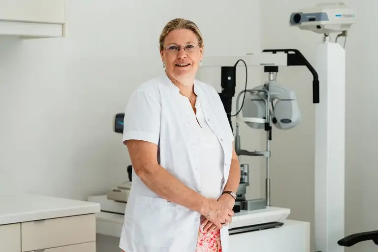 Karine Mannès - Ophtalmologue